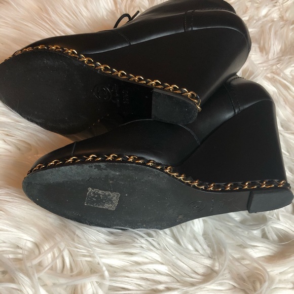 Chanel chained wedge booties - Picture 4 of 8